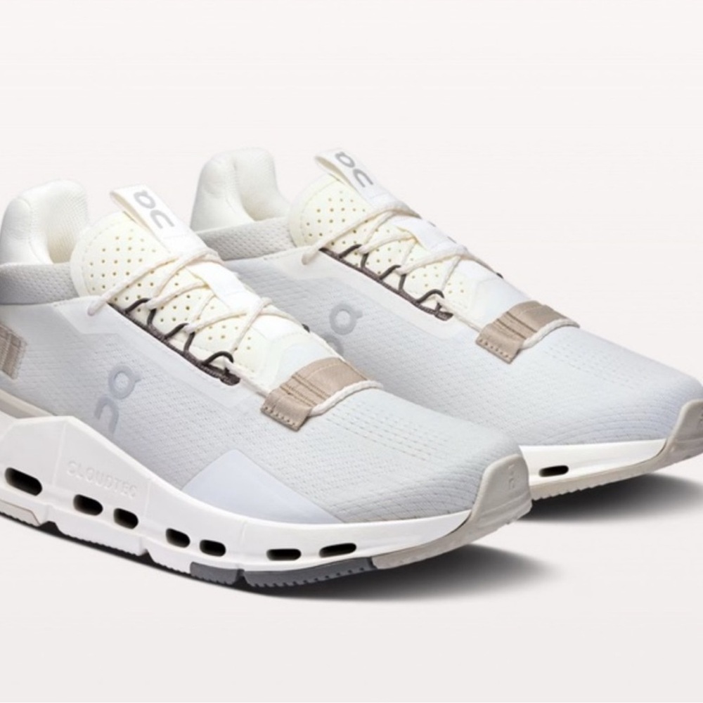 On Running White and Gray Athletic Shoes